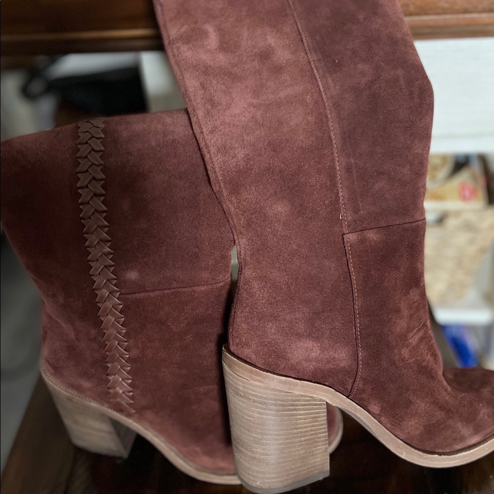 New UGG Maeva Suede Boots Size 7.5, Mahogany